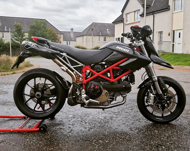 Ducati Hypermotard 1100 S