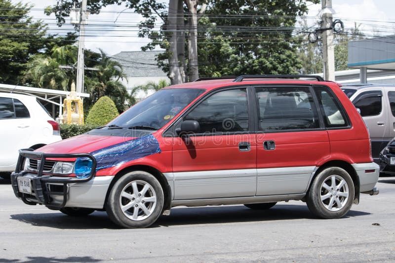 Mitsubishi Space Runner Glxi