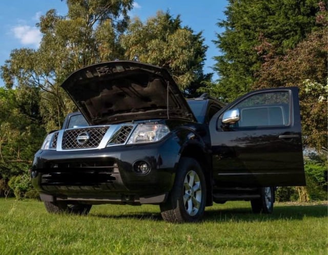 Nissan Navara Tekna D C DCI 188